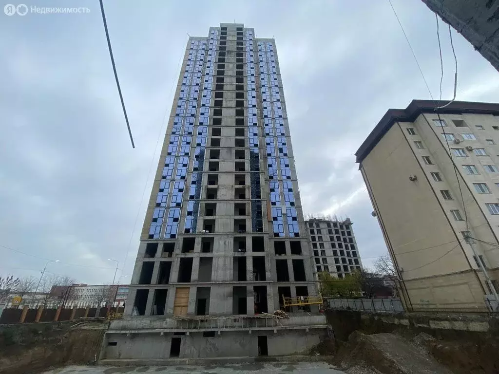 2-комнатная квартира: Грозный, улица Сафонова, 20 (94.3 м) - Фото 0