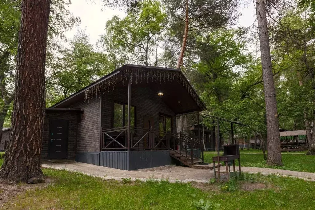 Дом в Карачаево-Черкесия, Зеленчукский район, с. Архыз  (50 м) - Фото 1