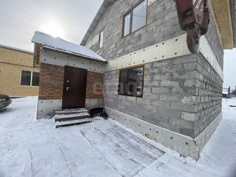 Дом в Алтай, Майминский район, с. Майма Почтовый пер., 17А (120 м) - Фото 1