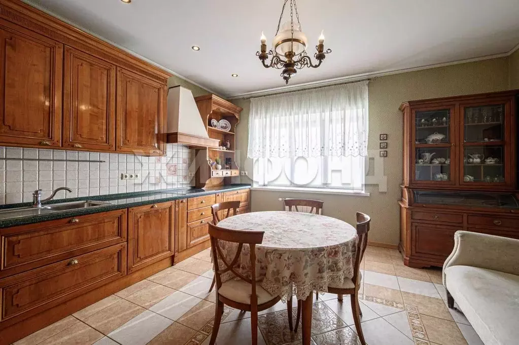 3-к кв. Новосибирская область, Новосибирск ул. Кирова, 46 (116.5 м) - Фото 0