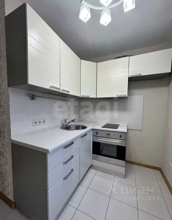 3-к кв. Иркутская область, Иркутск ул. Безбокова, 3 (58.7 м) - Фото 1