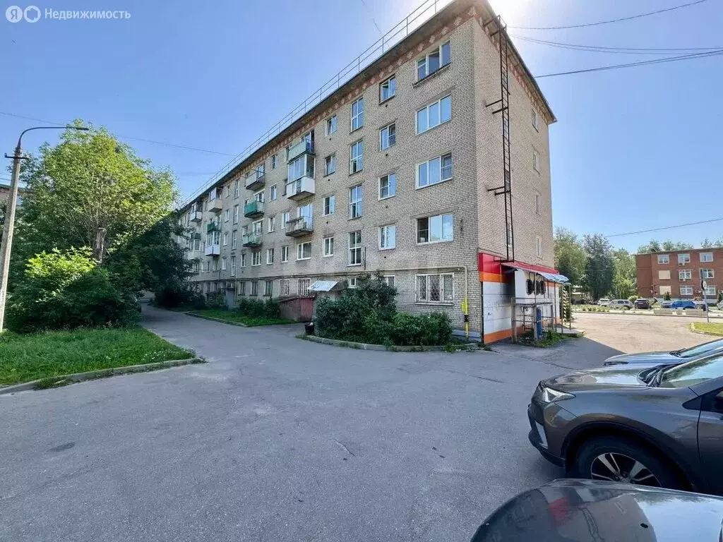 3-комнатная квартира: Высоковск, улица Владыкина, 18 (56 м) - Фото 0