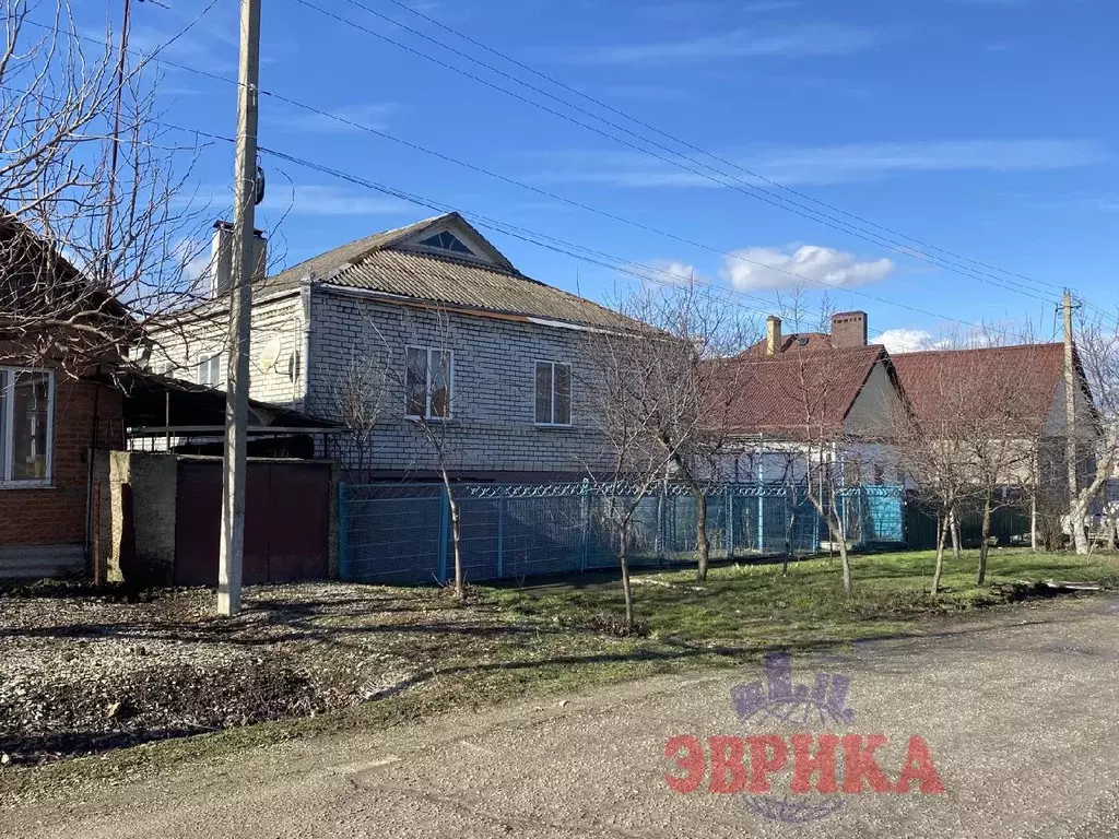 Дом в Краснодарский край, Крымск ул. Демьяна Бедного, 65 (160 м) - Фото 1