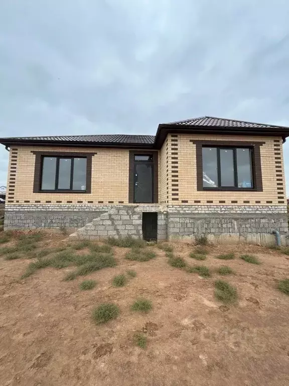 Дом в Астраханская область, Наримановский район, пос. Мирный ... - Фото 1