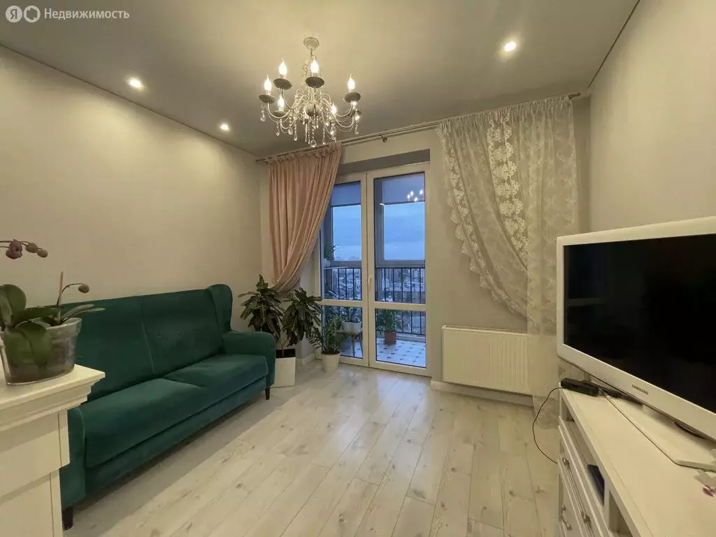 1-комнатная квартира: Калининград, улица Старшины Дадаева, 68 (40 м) - Фото 1