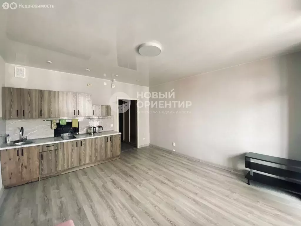 Квартира-студия: Екатеринбург, улица Николая Островского, 2 (28.7 м) - Фото 1