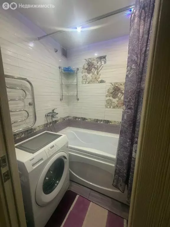 3-комнатная квартира: Братск, улица Возрождения, 16 (67 м) - Фото 1