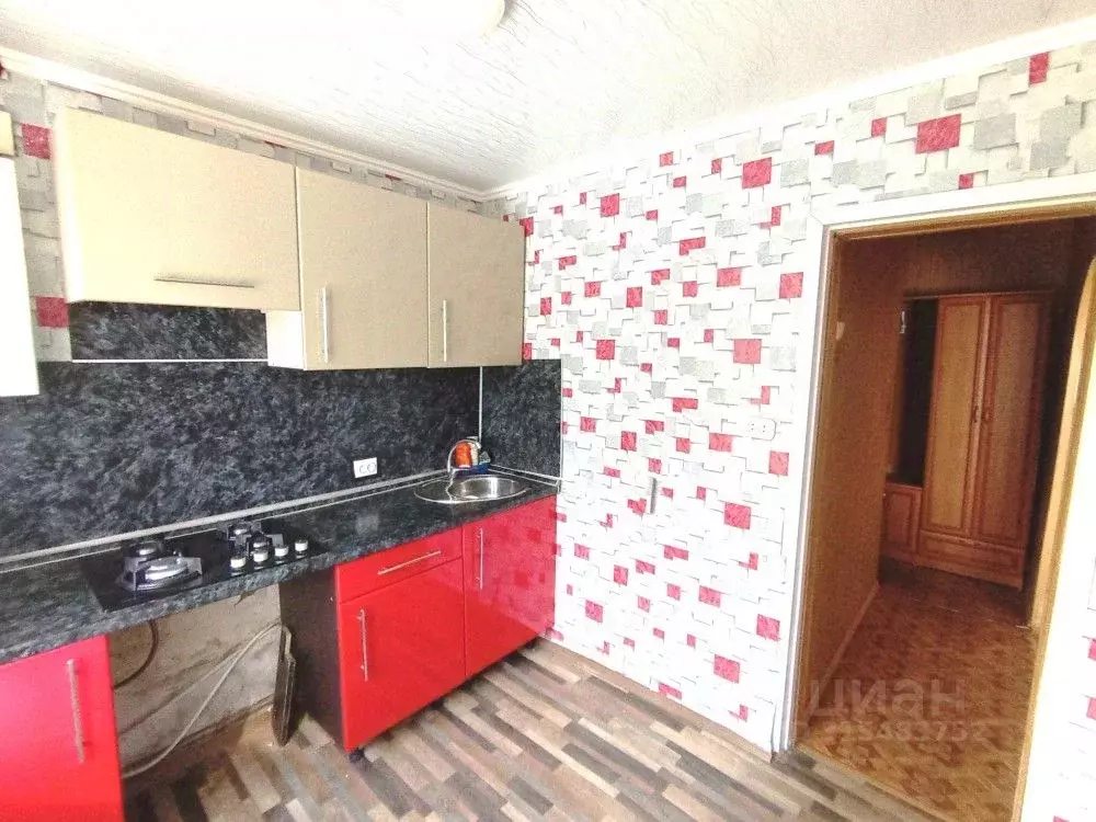 2-к кв. Омская область, Калачинск Орловский пер., 41 (42.0 м) - Фото 0