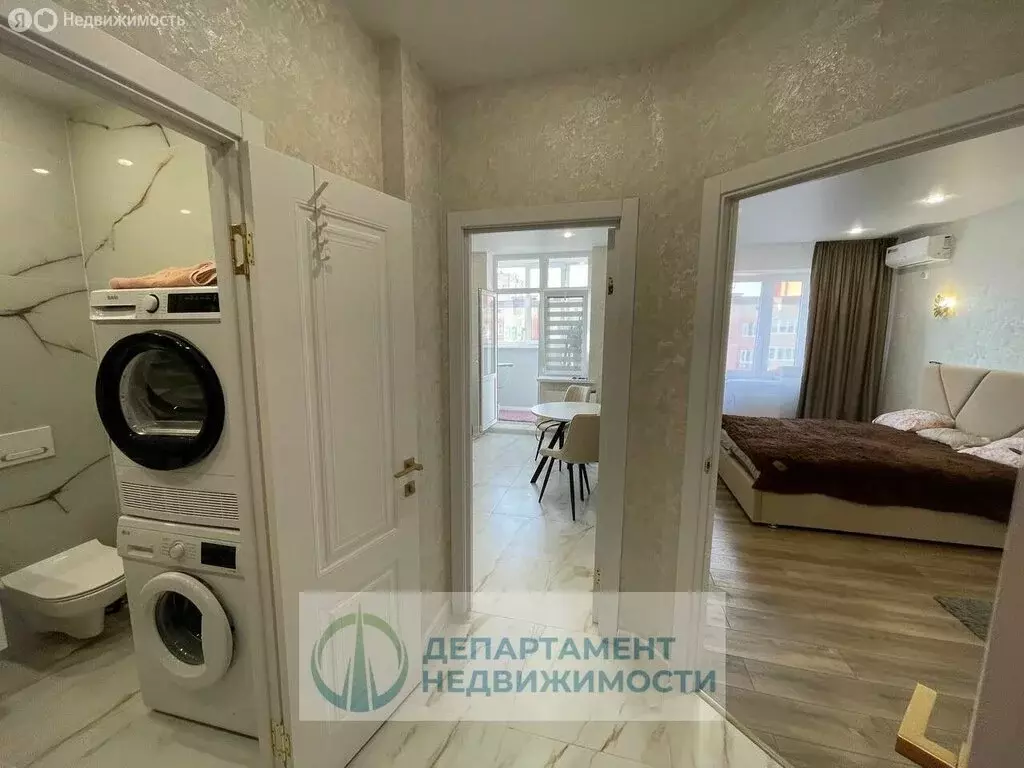 1-комнатная квартира: Краснодар, улица им. Героя Яцкова И.В., 19 ... - Фото 0