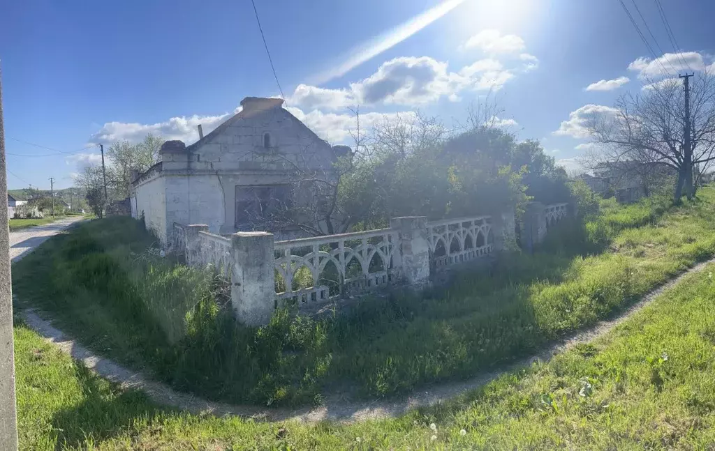 Дом в Крым, Ленинский район, с. Приозерное ул. Школьная, 49 (35 м) - Фото 0