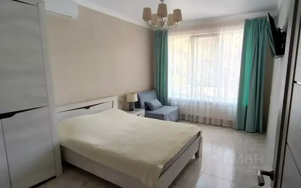 Дом в Краснодарский край, Геленджик ул. Тельмана, 6 (50 м) - Фото 1