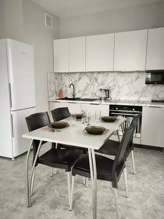 2-к кв. Татарстан, Казань ул. Братьев Батталовых, 27к2 (60.0 м) - Фото 1