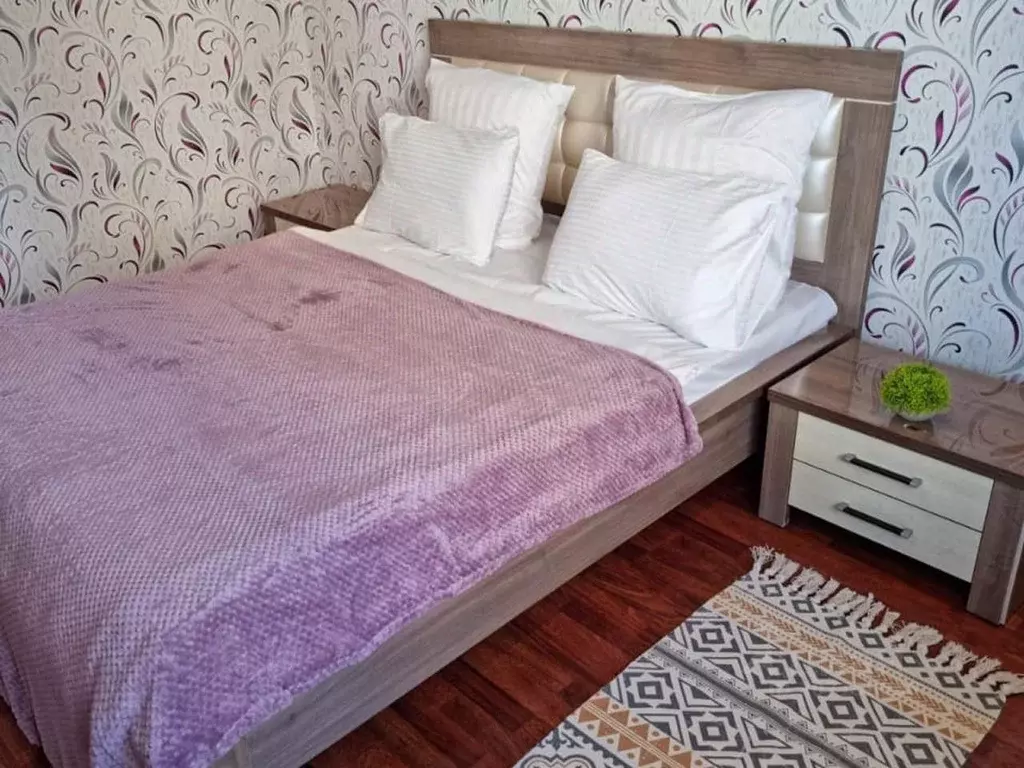 2-к кв. Астраханская область, Астрахань пл. Карла Маркса, 3к1 (70.0 м) - Фото 1