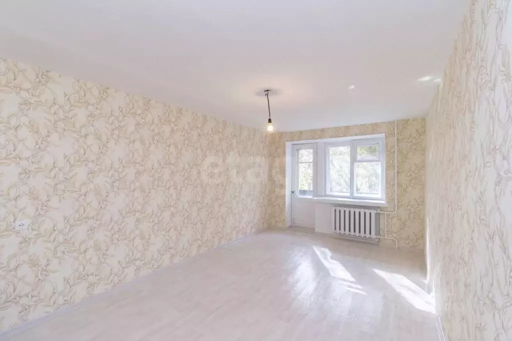 2-к кв. Тюменская область, Тюмень ул. 50 лет ВЛКСМ, 83 (43.8 м) - Фото 1