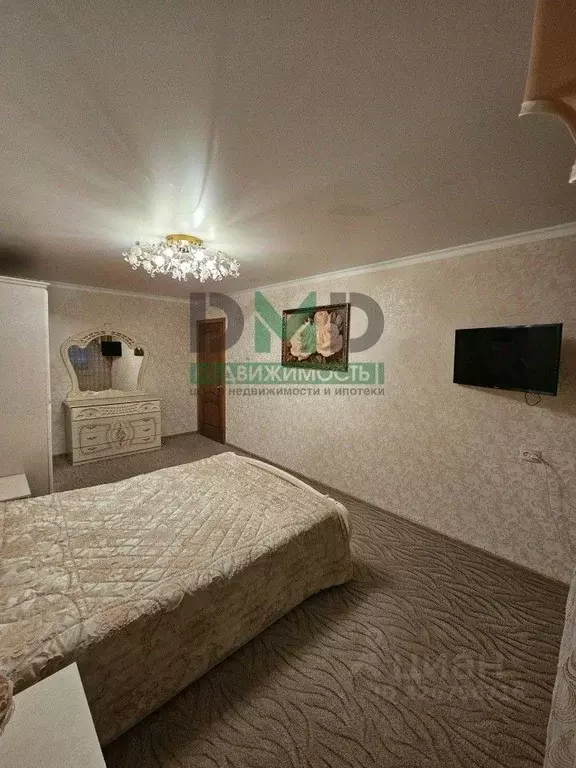 3-к кв. Оренбургская область, Орск Новый город мкр, ул. Комарова, 18 ... - Фото 1