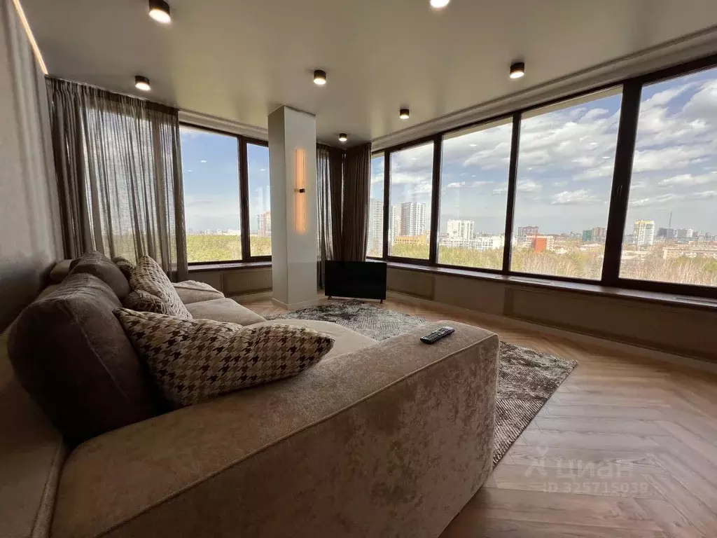 3-к кв. Челябинская область, Челябинск Лесопарковая ул., 8 (100.0 м) - Фото 1