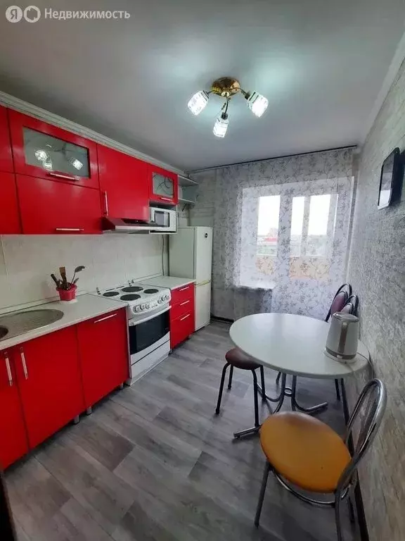 2-комнатная квартира: Барнаул, проспект Ленина, 72 (70 м) - Фото 1