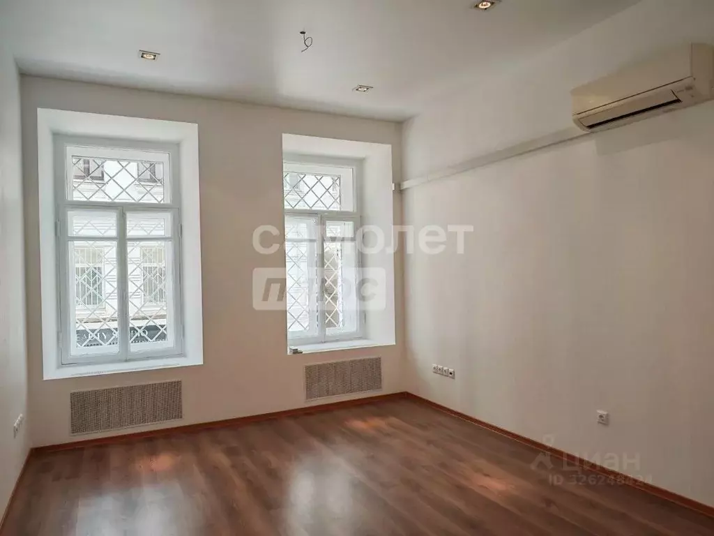 Помещение свободного назначения в Москва Тверская ул., 12С7 (19 м) - Фото 1