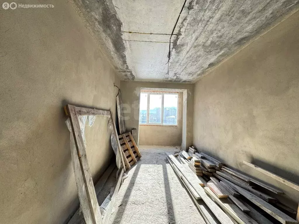 3-комнатная квартира: Владикавказ, проспект Героев Отечества, 7 (76 м) - Фото 1