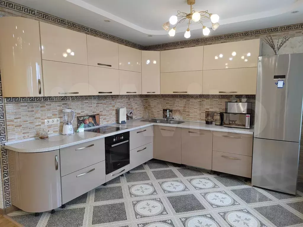 3-к. квартира, 120 м, 6/19 эт. - Фото 0