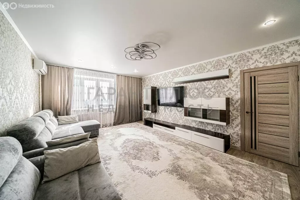 3-комнатная квартира: Липецк, улица А.Г. Стаханова, 69 (95 м) - Фото 1