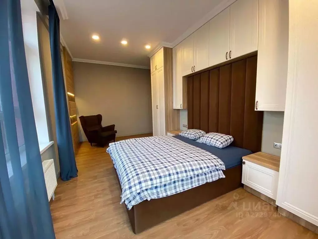 2-к кв. Татарстан, Казань ул. Чехова, 6Г (75.3 м) - Фото 1