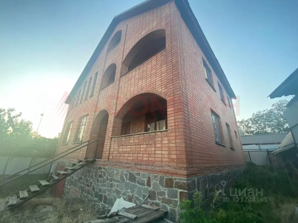 Дом в Ростовская область, Аксай пл. Ленина (340 м) - Фото 1
