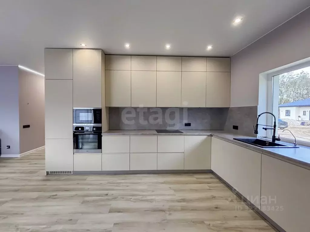 Дом в Псковская область, Псковский район, Логозовская волость, д. ... - Фото 1