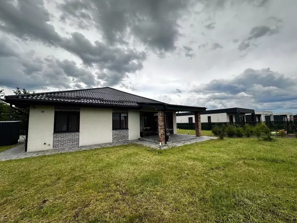 Дом в Калининградская область, Гурьевский муниципальный округ, пос. ... - Фото 1