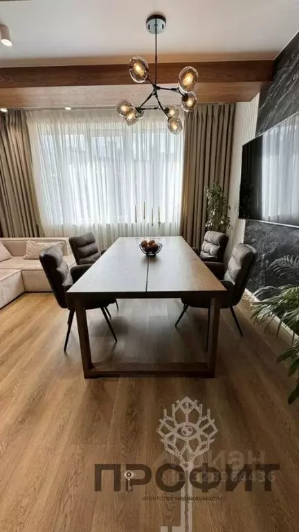 Дом в Крым, Алушта ул. Юбилейная (179 м) - Фото 1