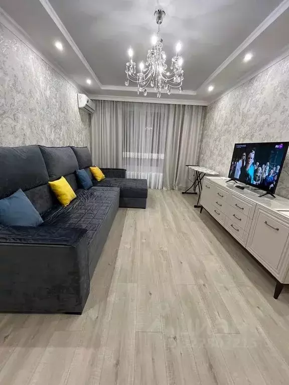 2-к кв. Северная Осетия, Владикавказ ул. Шамиля Джикаева, 1А (70.0 м) - Фото 1