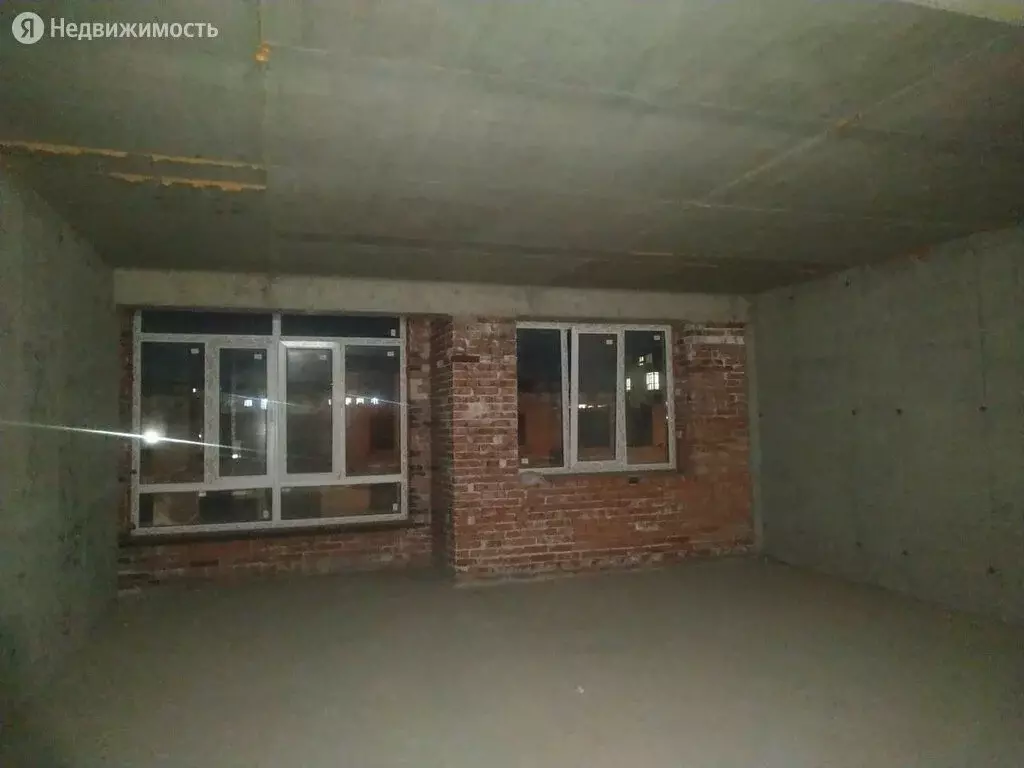 1-комнатная квартира: Владикавказ, улица Шамиля Джикаева, 3 (58 м) - Фото 0