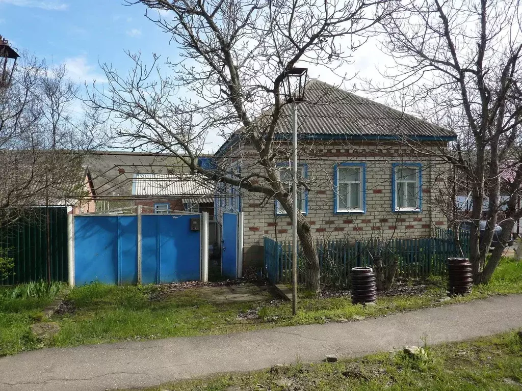 Дом в Ставропольский край, Светлоград г. Петровский муниципальный ... - Фото 1