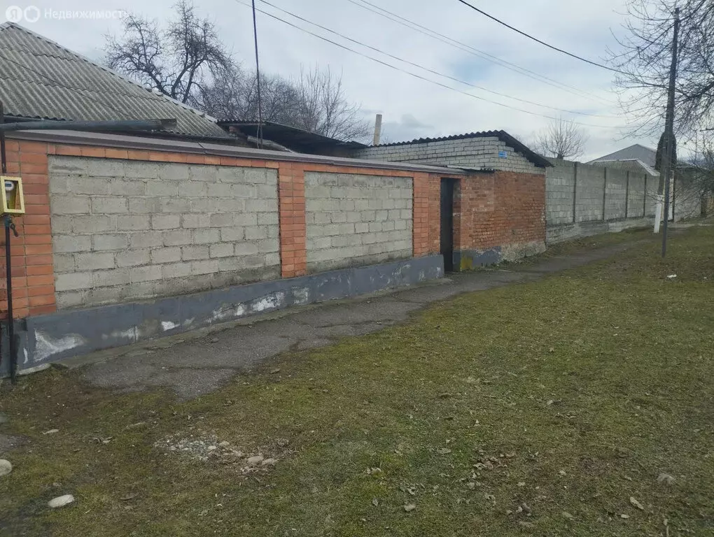 Дом в село Камбилеевское, улица Ю. Кучиева, 128 (110 м) - Фото 2