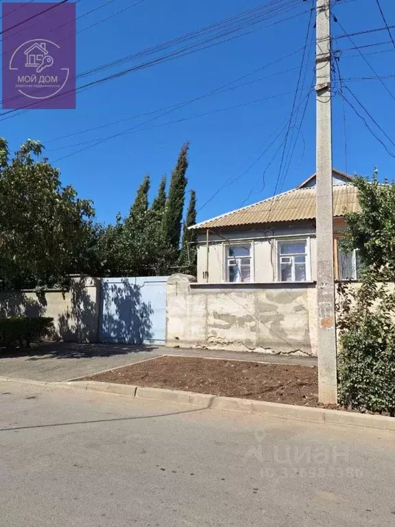 Дом в Крым, Евпатория ул. Островского (58 м) - Фото 1