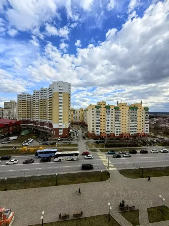3-к кв. Ханты-Мансийский АО, Нягань 4-й мкр, 28 (81.0 м) - Фото 0