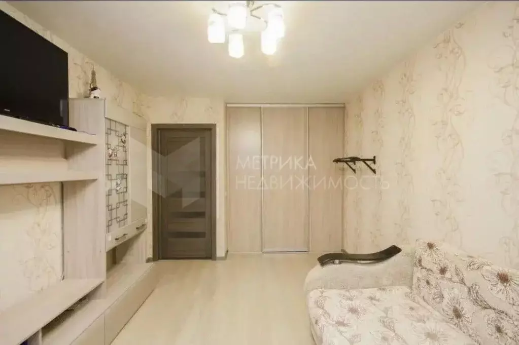 1-к кв. Тюменская область, Тюмень Широтная ул., 213к1 (37.0 м) - Фото 0