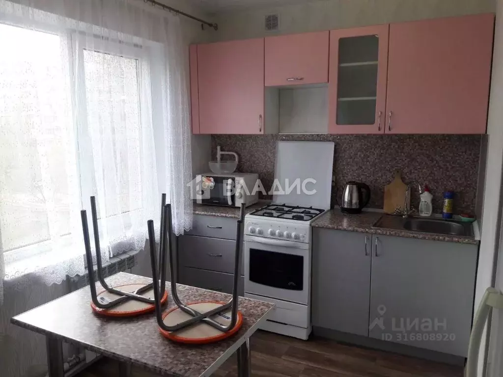 3-к кв. Волгоградская область, Волгоград ул. Маршала Еременко, 114 ... - Фото 0