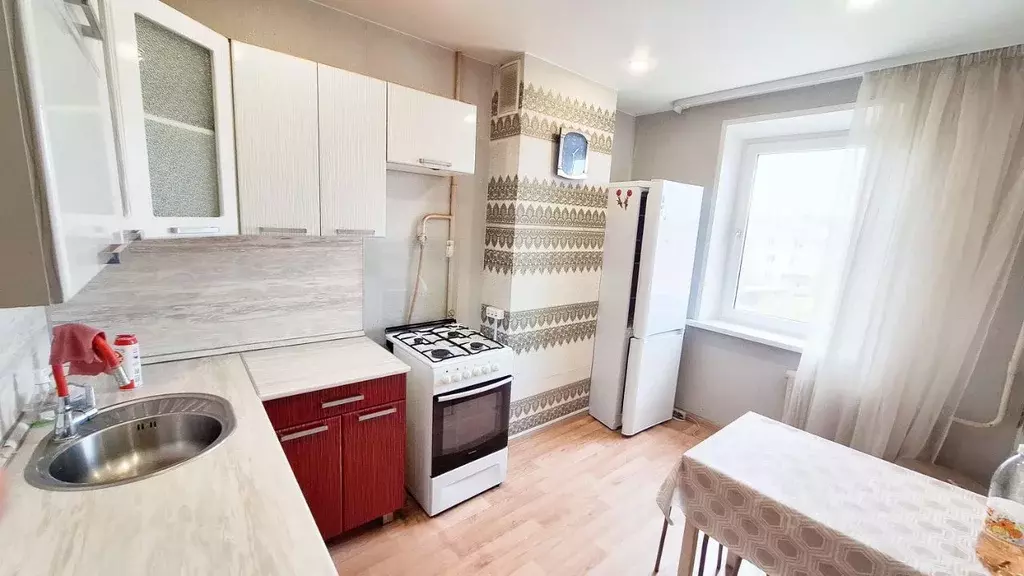 2-к кв. Удмуртия, Ижевск ул. Гагарина, 37 (50.0 м) - Фото 0