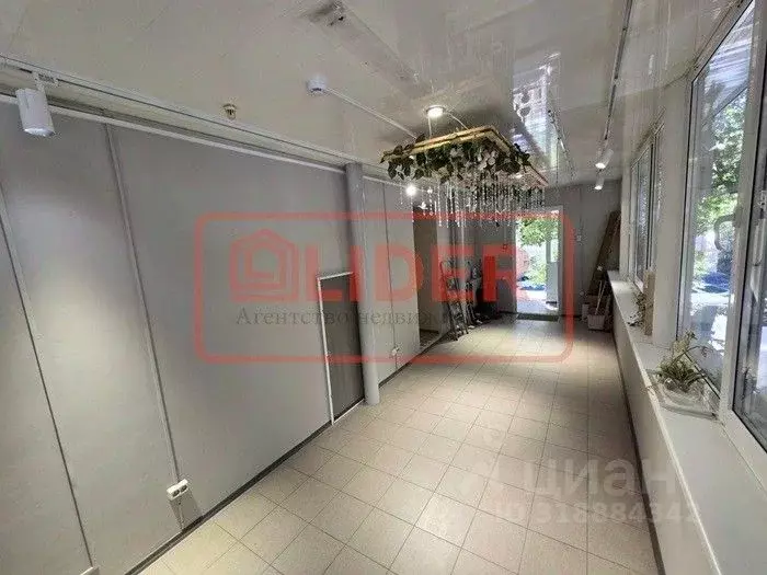 Торговая площадь в Севастополь ул. Очаковцев, 35 (60 м) - Фото 1