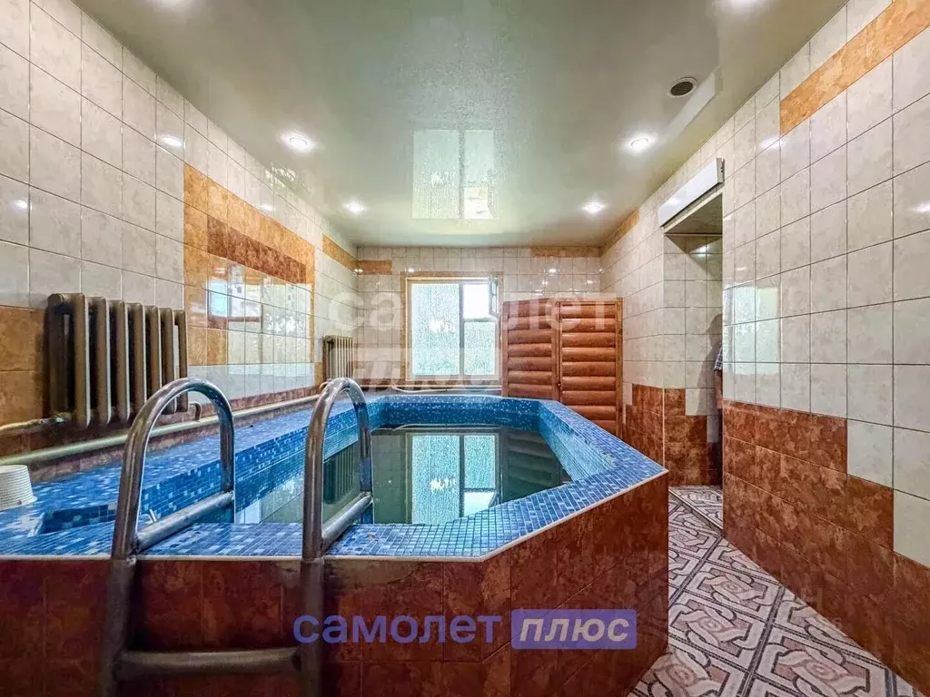 Торговая площадь в Чувашия, Чебоксары ул. Короленко, 4А (381 м) - Фото 1