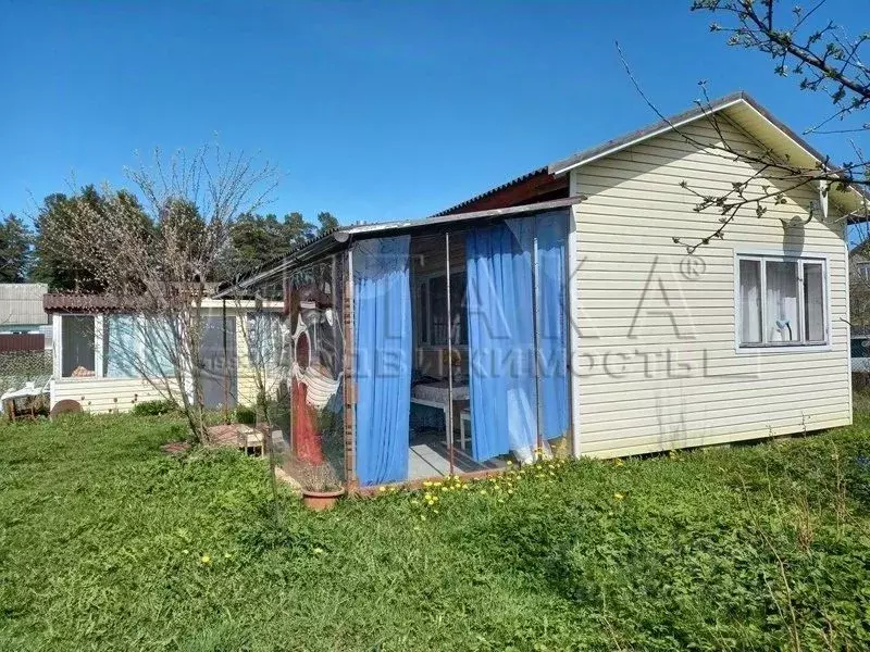 Дом в Ленинградская область, Приозерское городское поселение, Заречный ... - Фото 2