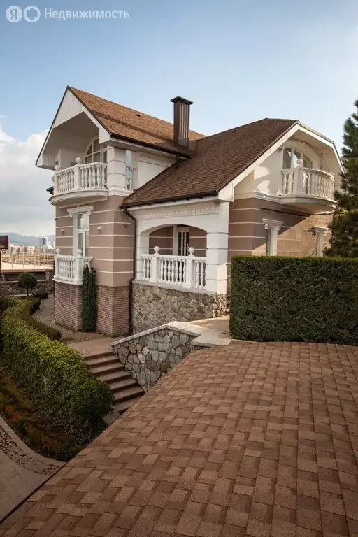 Дом в Симферополь, улица Нестерова (225 м) - Фото 1