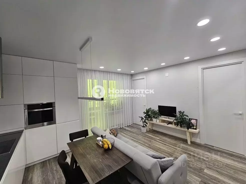 3-к кв. Кировская область, Киров Октябрьский просп., 117 (57.0 м) - Фото 1