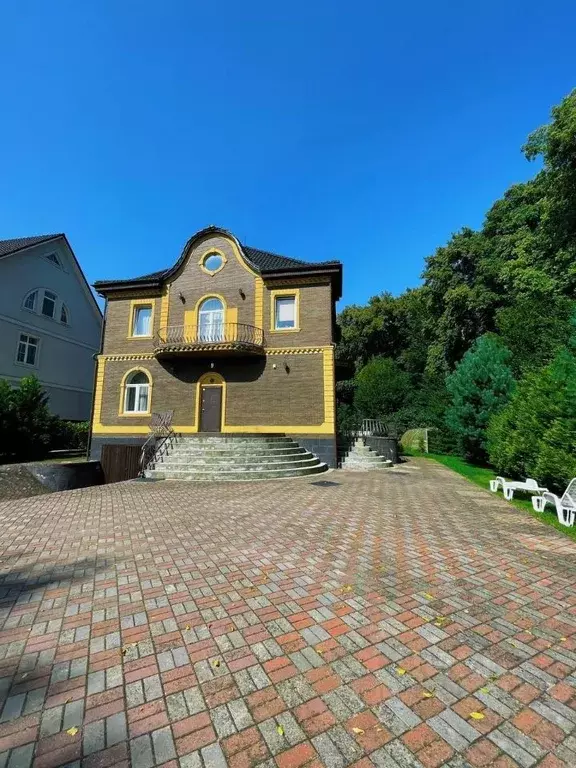 Дом в Калининградская область, Гурьевск Песочная ул., 9 (330 м) - Фото 1