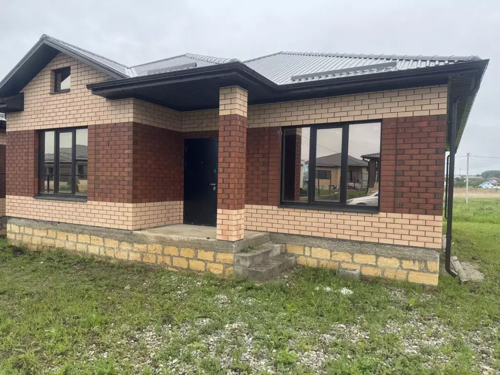 Дом в Ставропольский край, Михайловск Шпаковский район, ул. Вячеслава ... - Фото 0