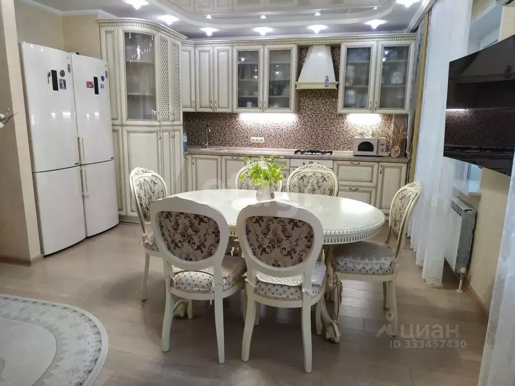 3-к кв. Белгородская область, Белгород Молодежная ул., 2 (82.6 м) - Фото 1
