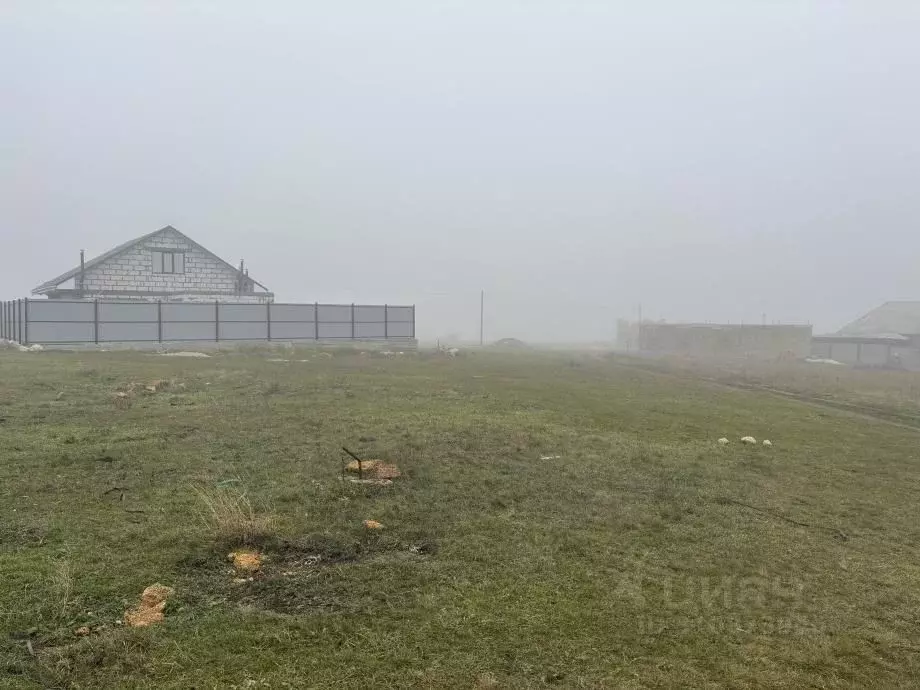 Участок в Крым, Симферопольский район, с. Мирное ул. Насибуллы ... - Фото 1