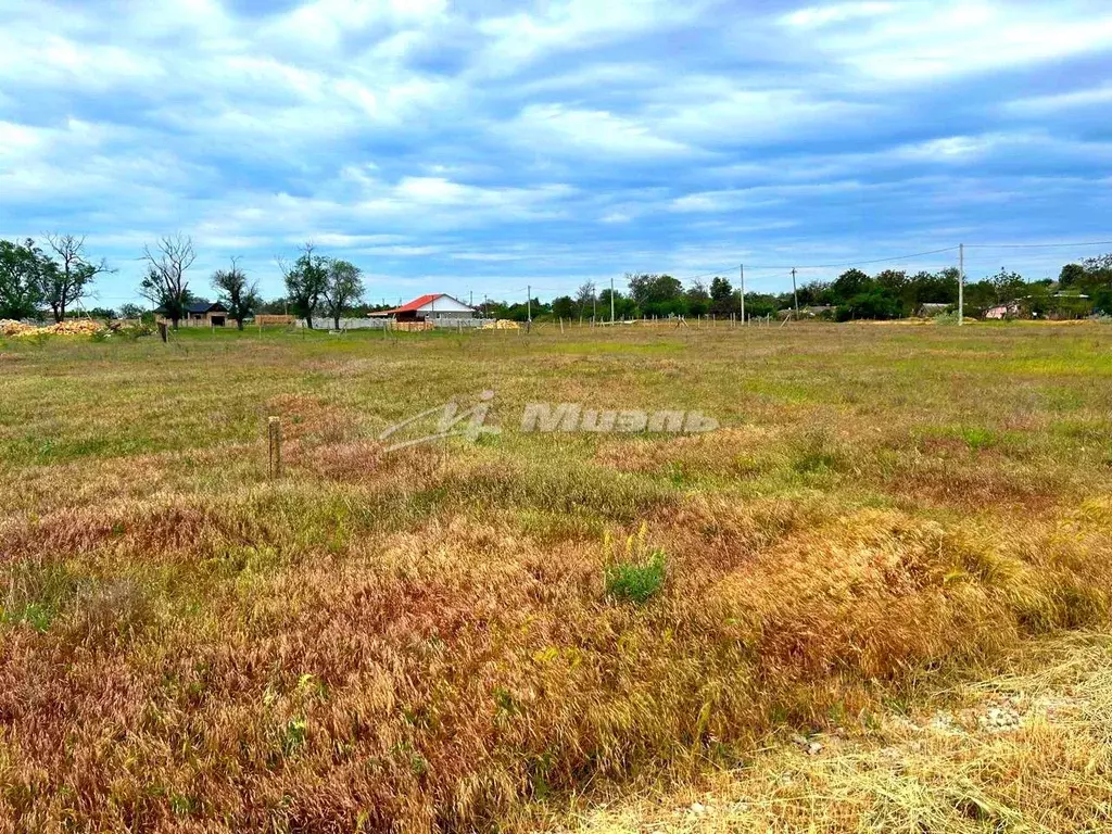 Участок в Крым, Симферопольский район, Кольчугинское с/пос, с. ... - Фото 1