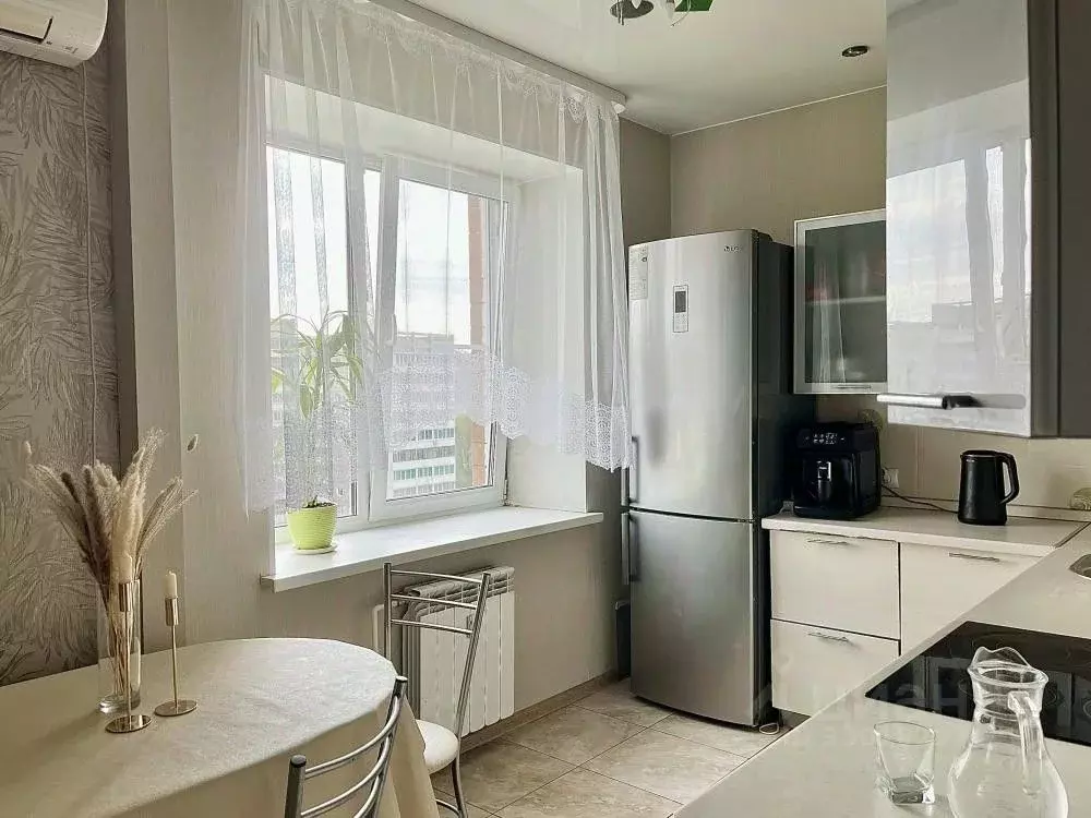 2-к кв. Иркутская область, Иркутск ул. Багратиона, 52/2 (76.3 м) - Фото 1
